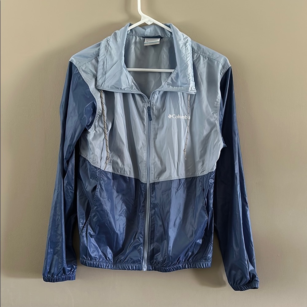 Columbia Blue Windbreaker Jacket Lightweight Athletic Design